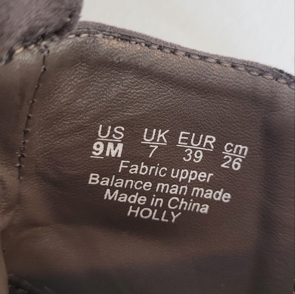 Carlos by Carlos Santana Gray Perforated Faux Suede Holly Ankle Boots - Size 9 - Picture 12 of 12